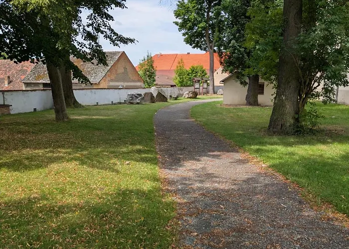 Zámek Hostal