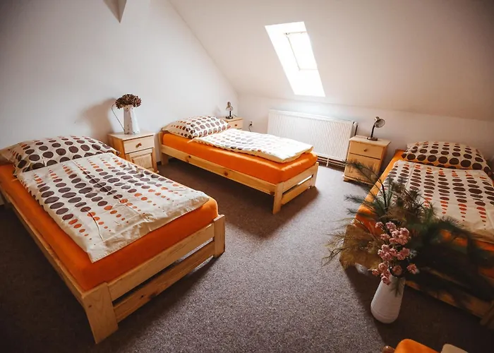Zámek Hostal *